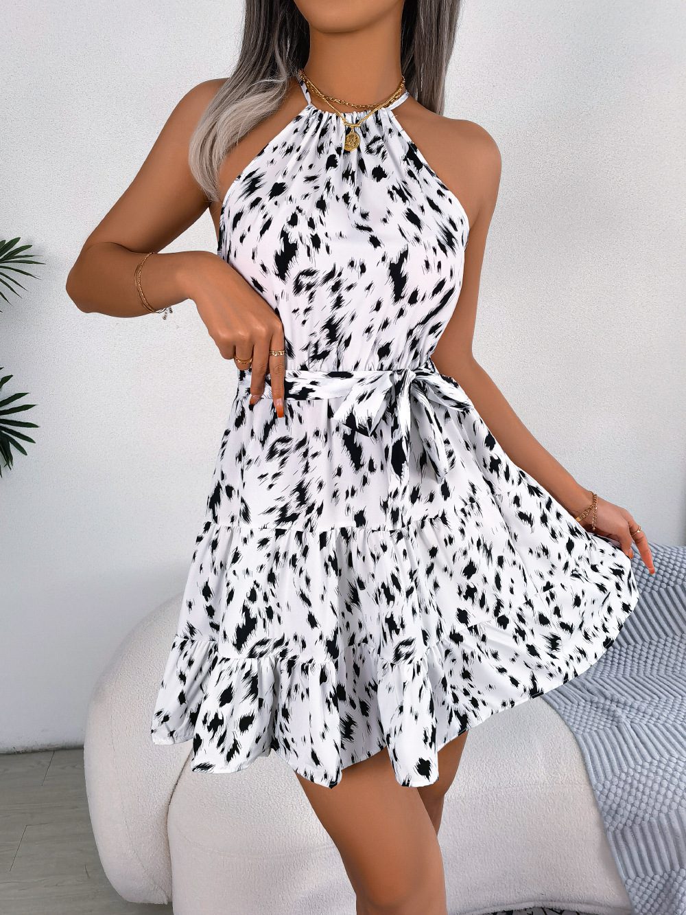 فستان نسائي كاجوال بنقشة الفهد (Leopard Print) مع كشكشة (Ruffled) وقصة واسعة متحركة (Swing Dress)، موضة صيفية، مناسب للشاطئ والإطلالات اليومية، فستان أنيق وخفيف للنساء. - الصورة 2