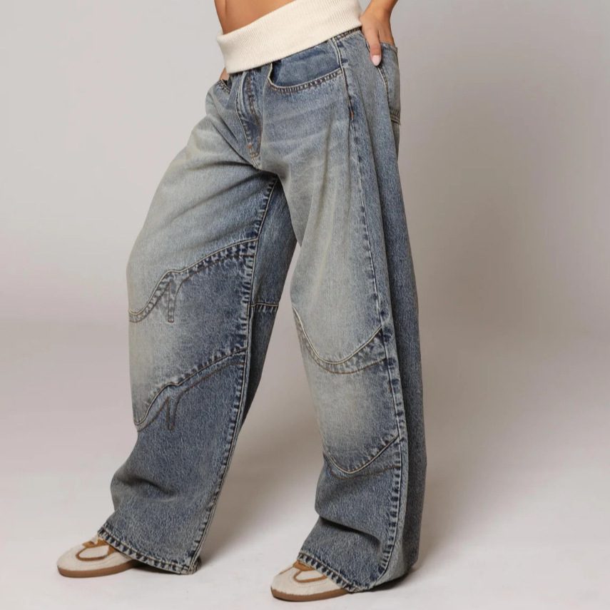 بنطال جينز واسع (Loose-fit) بقصة مستقيمة (Straight-leg) مع جيوب، تصميم عصري كاجوال، بنطال بأسلوب الشارع (Street style)، ملابس نسائية مريحة وعملية. - الصورة 4