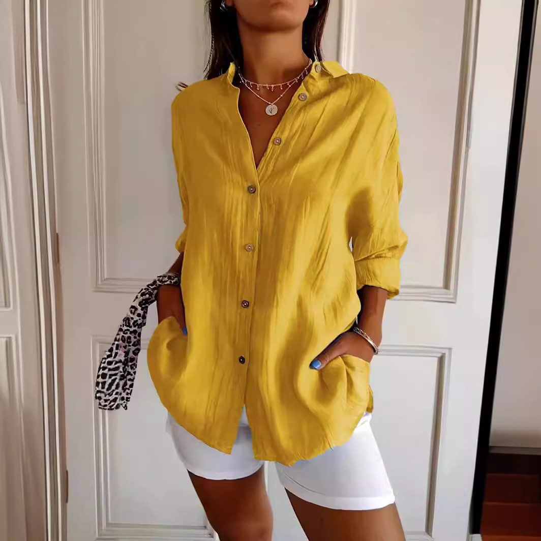 قميص نسائي بأكمام طويلة وياقة (Lapel)، إغلاق بأزرار أمامية (Single-breasted)، تصميم بطيّات (Pleated)، بلوزة علوية أنيقة، ملابس نسائية عصرية ومناسبة للإطلالة الكاجوال أو الرسمية الخفيفة. - الصورة 3
