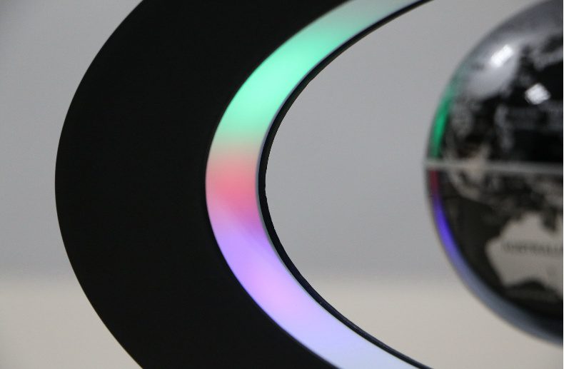 Magnetic Levitation Globe Home Ornament - Image 5