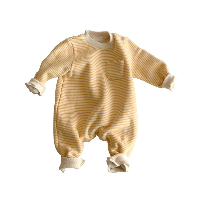 Wear striped baby jumpsuits outside - Image 3