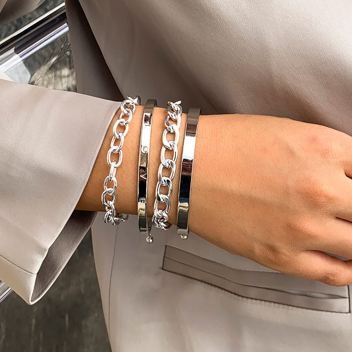 Simple And Smooth C-shaped Hollow Chain Bracelet Set - Image 2