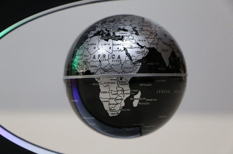 Magnetic Levitation Globe Home Ornament - Image 6
