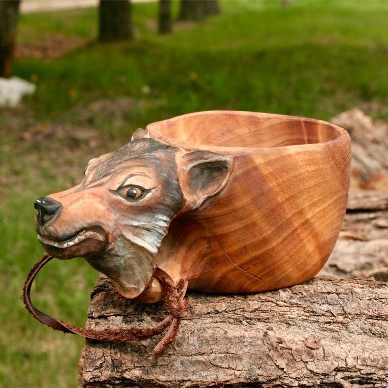 كوب خشبي منحوت يدوياً على طراز "كوكسا" (Kuksa) الاسكندنافي - معدات تخييم - كوب قهوة - تصميم رأس خنزير بري - هدية عيد الميلاد - الصورة 7