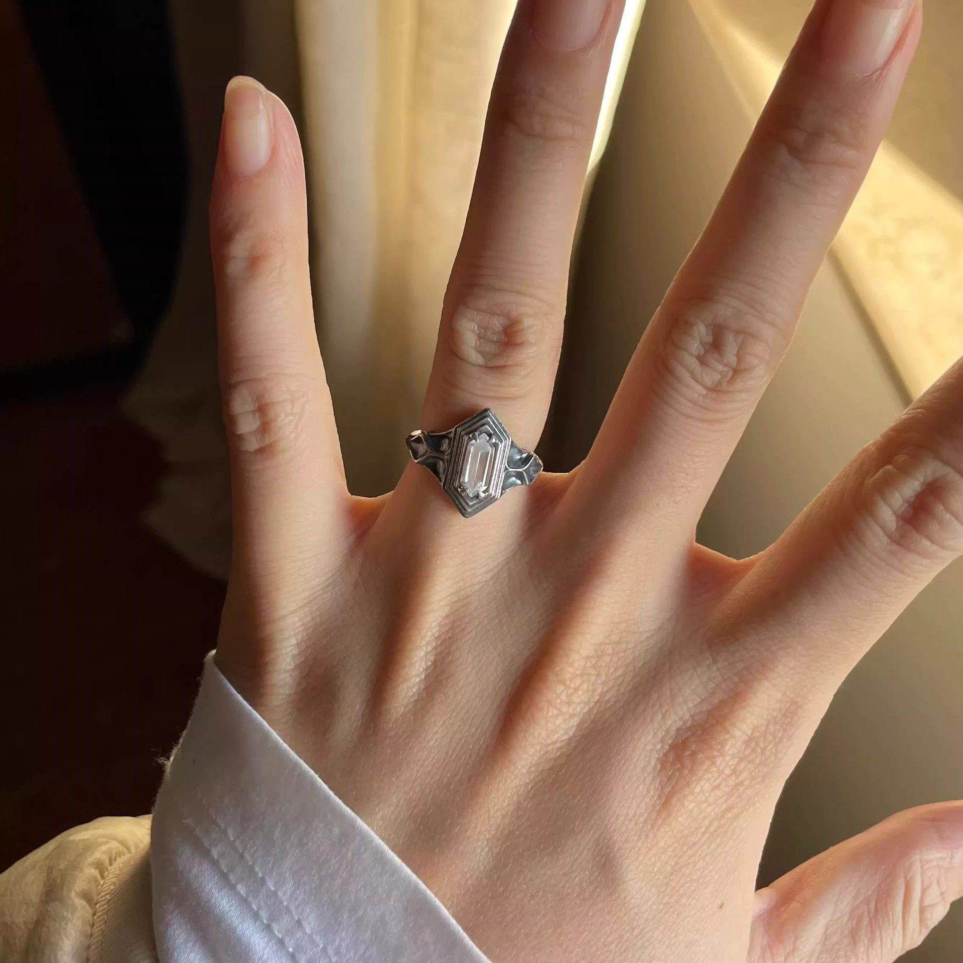 Fashionable Dark-style Artificial Rhombus Crystal Ring - Image 4