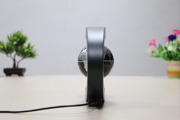 Magnetic Levitation Globe Home Ornament - Image 9