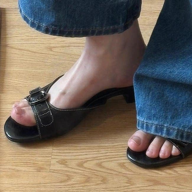 صنادل نسائية ريترو بحزام جلدي وتصميم إبزيم منزلق مميز - الصورة 5