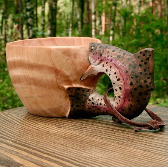 كوب خشبي منحوت يدوياً على طراز "كوكسا" (Kuksa) الاسكندنافي - معدات تخييم - كوب قهوة - تصميم رأس خنزير بري - هدية عيد الميلاد - الصورة 4