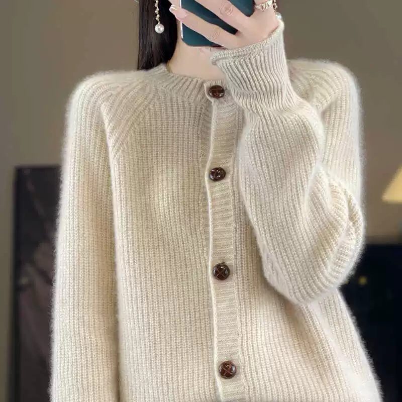 Womens Thickened Long-sleeve Knitted Cashmere Cardigan With A Crew Neck - Image 4