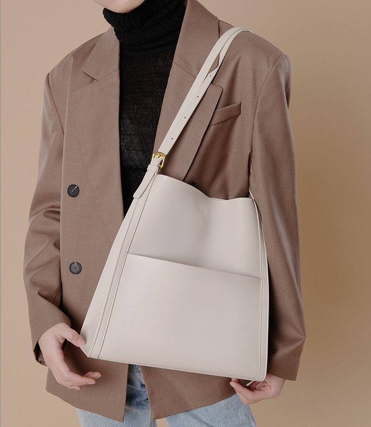 Genuine Leather Women's Bag Large Capacity Niche Commuter - Image 9