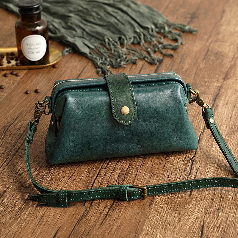 Vegetable Tanned Leather Small Mouth Gold Shoulder Bag - Image 6