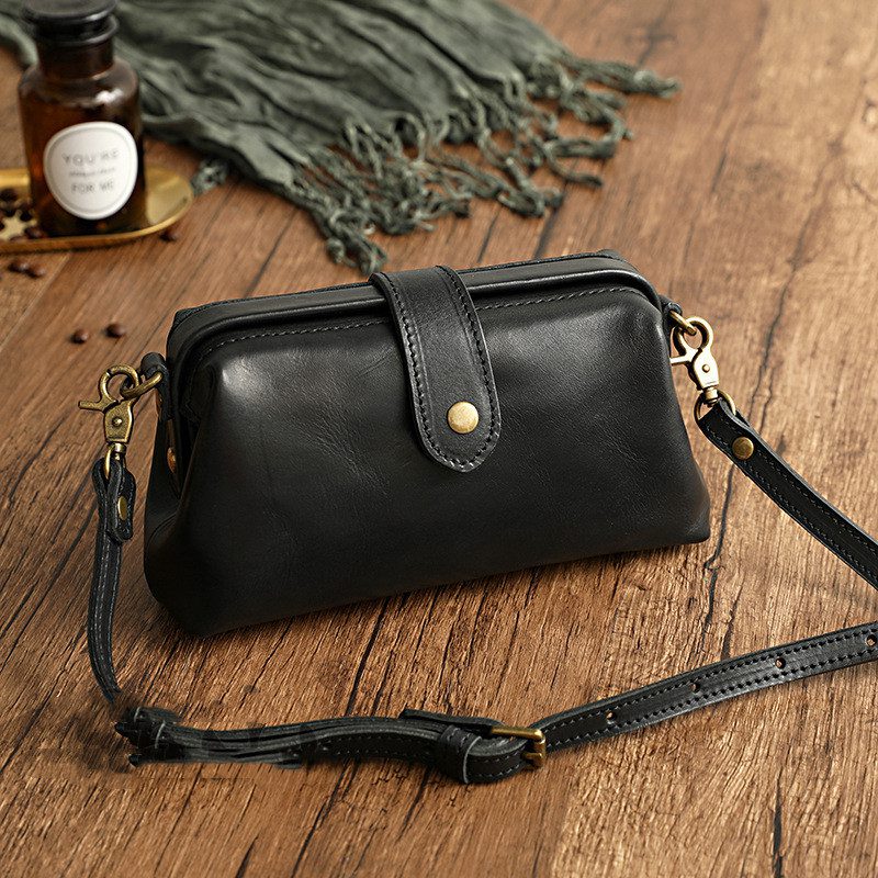 Vegetable Tanned Leather Small Mouth Gold Shoulder Bag - Image 2