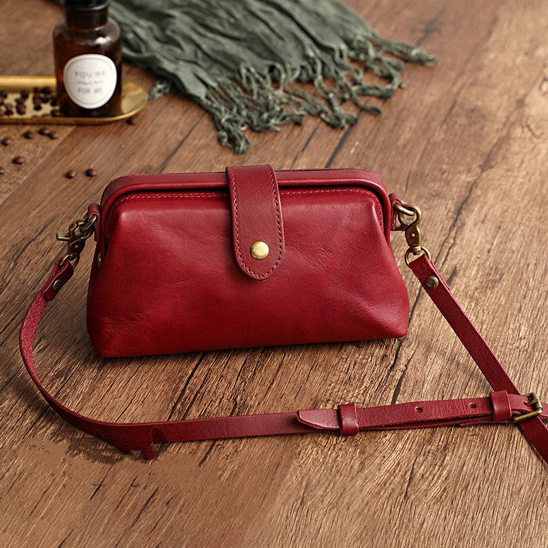Vegetable Tanned Leather Small Mouth Gold Shoulder Bag - Image 4