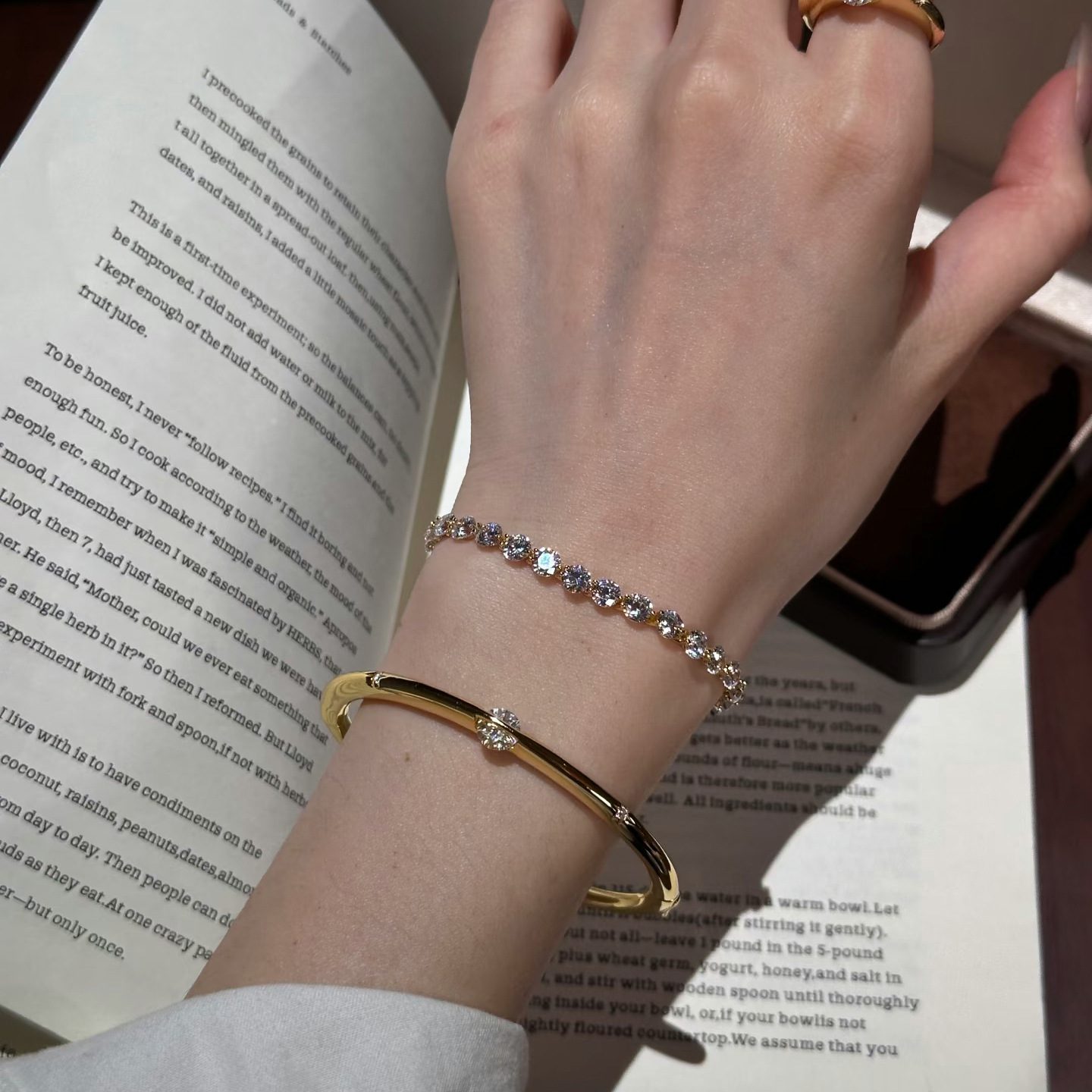 Fashion Light Luxury Eagle Claw Lace Star Simulated Zirconia Bracelet, Sparkling 8 Hearts & 8 Arrows Cut Wrist Jewelry For Women - Image 5